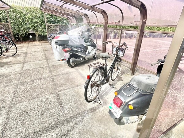 バイク置き場