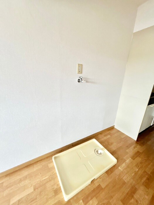 物件内観写真15　(洗濯機置場)