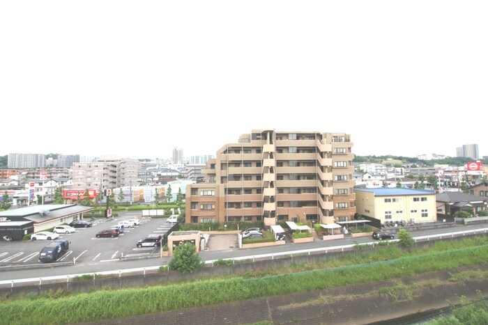 物件内観写真21　(室内からの展望)