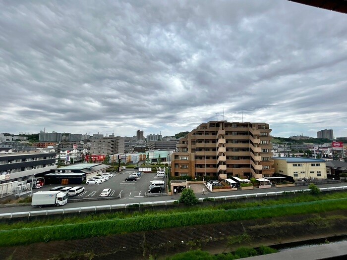 物件内観写真22　(室内からの展望)