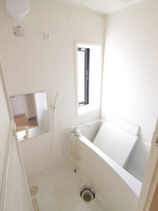 物件内観写真12　(バス／シャワールーム等)