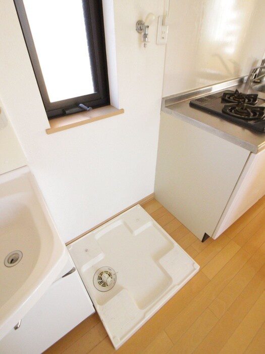 物件内観写真21　(洗濯機置場)