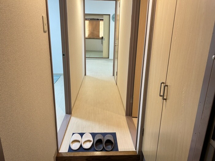 物件内観写真12　(廊下)