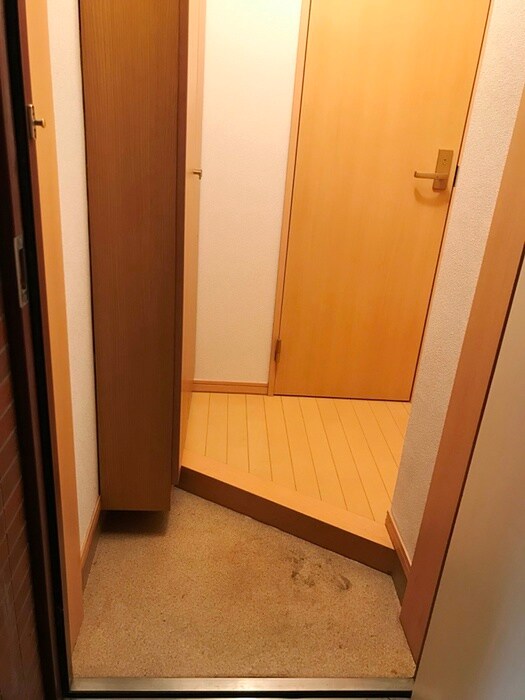 物件内観写真16　(玄関)
