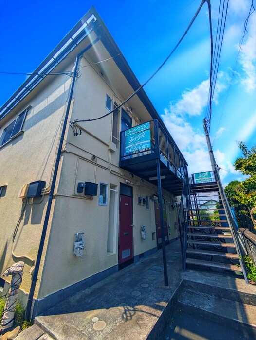 物件外観写真4　(エントランス部分)