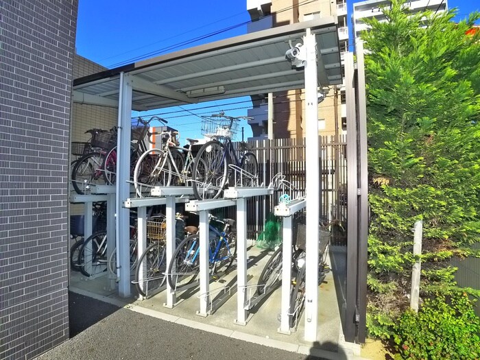 物件外観写真4　(駐輪場)