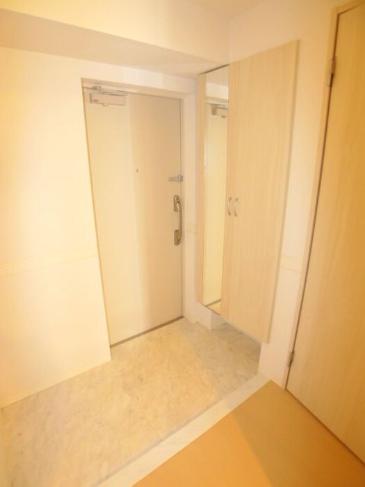 物件内観写真14　(玄関)