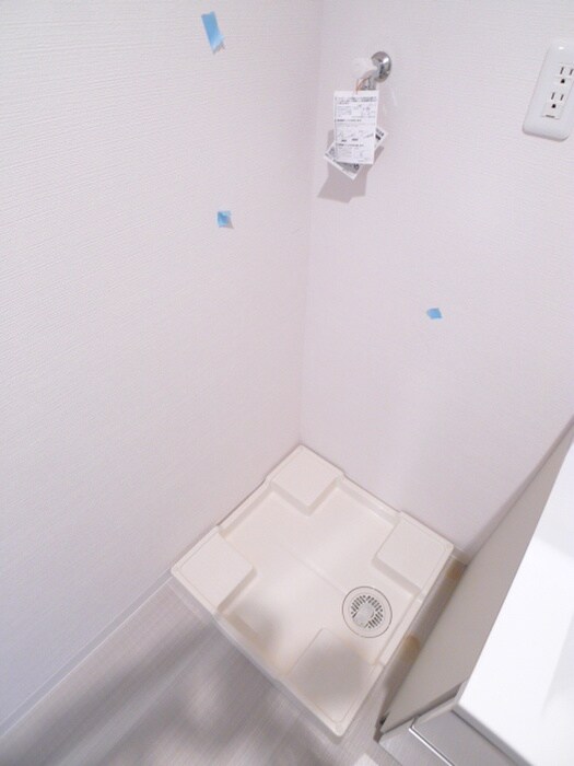 物件内観写真15　(洗濯機置場)