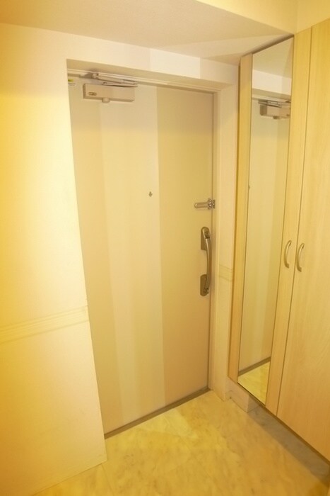 物件内観写真18　(玄関)