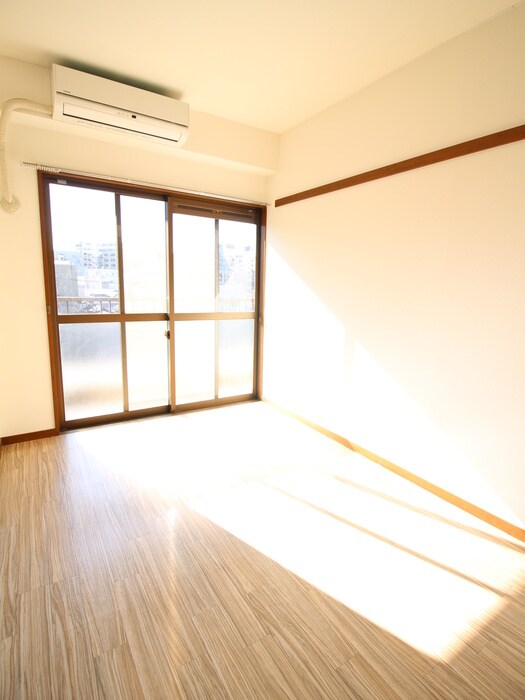 物件内観写真9　(居室)