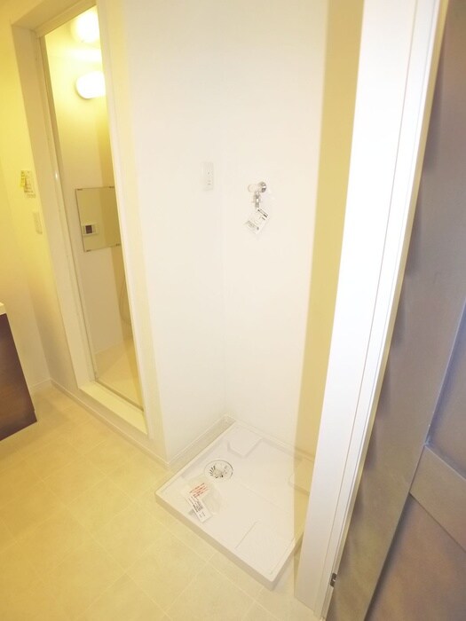 物件内観写真15　(洗濯機置場)