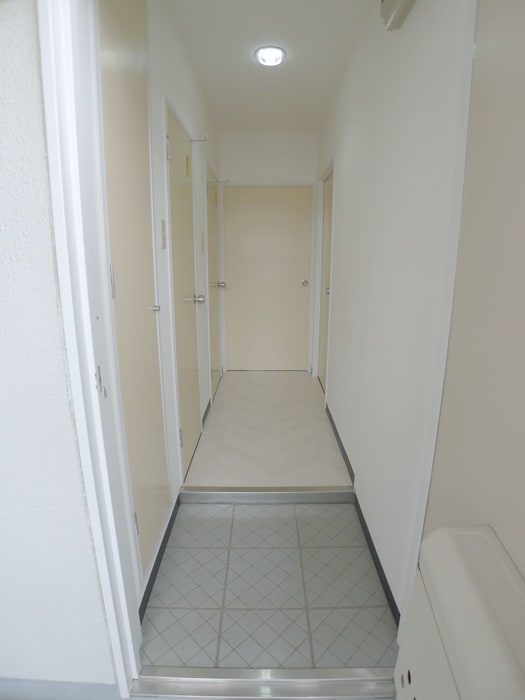 物件内観写真7　(玄関)