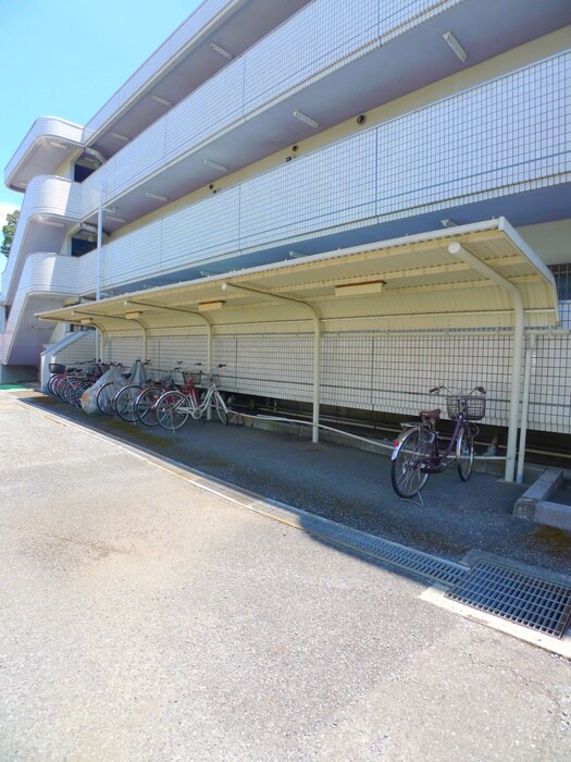 物件外観写真5　(駐輪場)