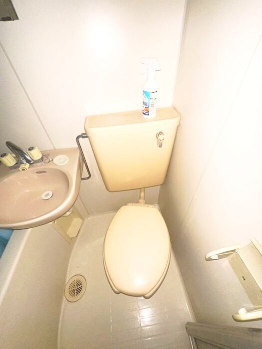 物件内観写真5　(トイレ)