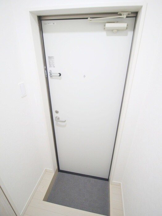 物件内観写真11　(玄関)