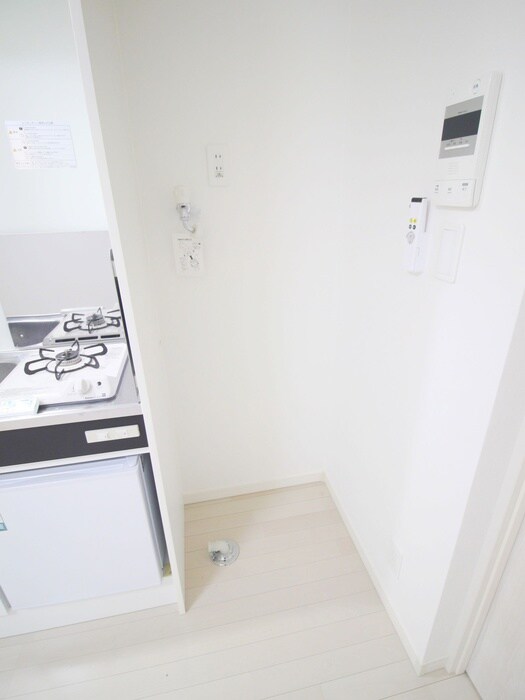 物件内観写真13　(洗濯機置場)