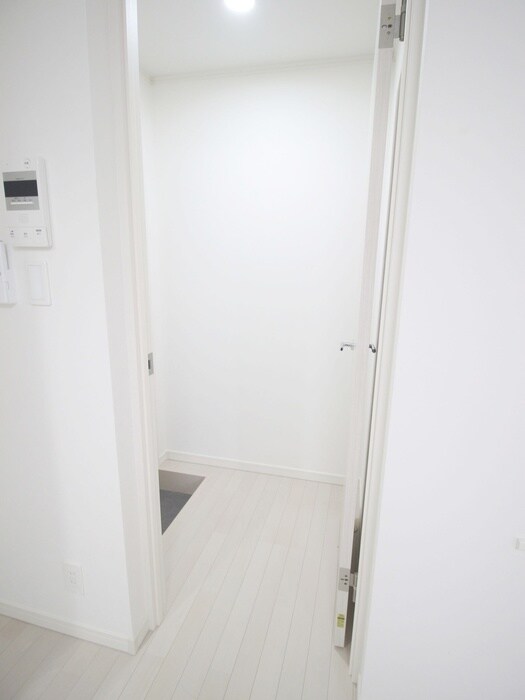 物件内観写真16　(廊下)