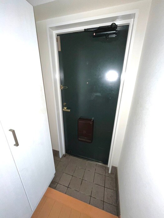 物件内観写真11　(玄関)