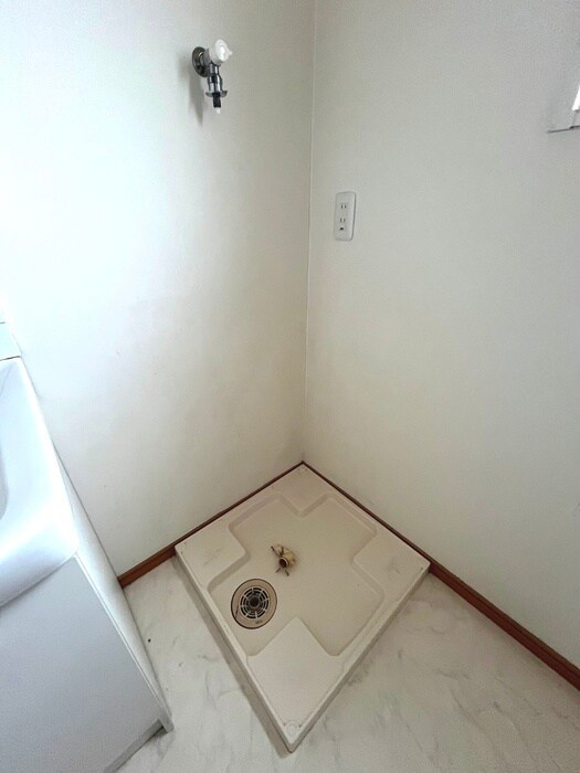 物件内観写真17　(洗濯機置場)