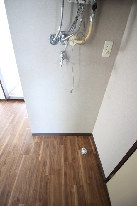 物件内観写真13　(洗濯機置場)