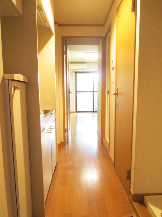 物件内観写真6　(玄関)