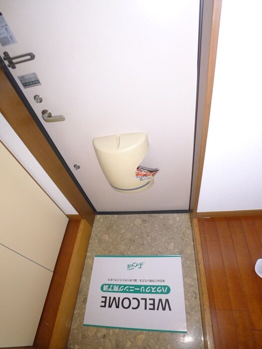 物件内観写真16　(玄関)