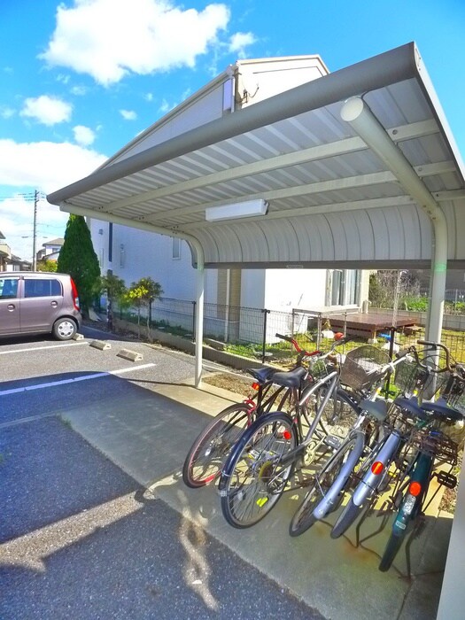 物件外観写真2　(駐輪場)