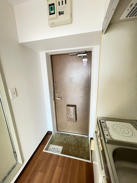 物件内観写真15　(玄関)