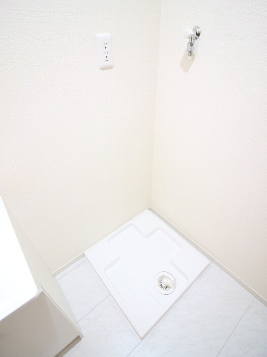 物件内観写真15　(洗濯機置場)