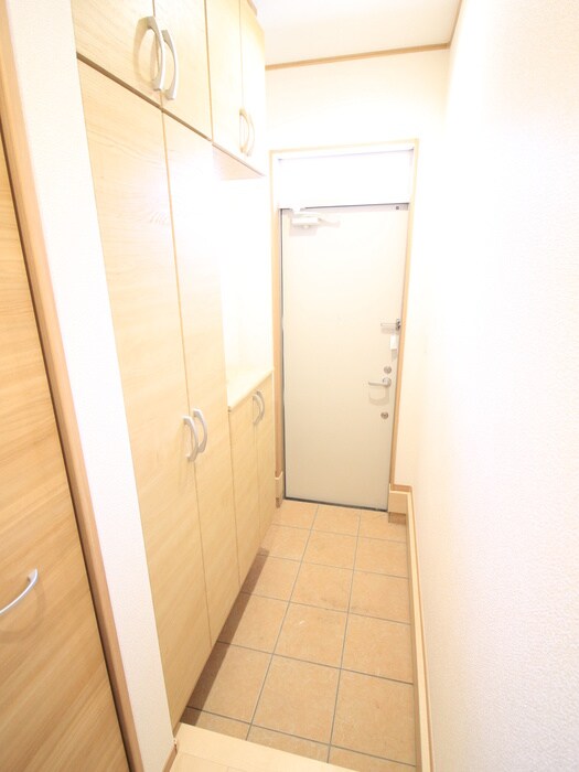 物件内観写真17　(玄関)