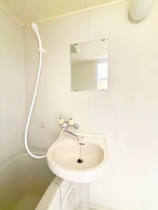 物件内観写真8　(洗面)