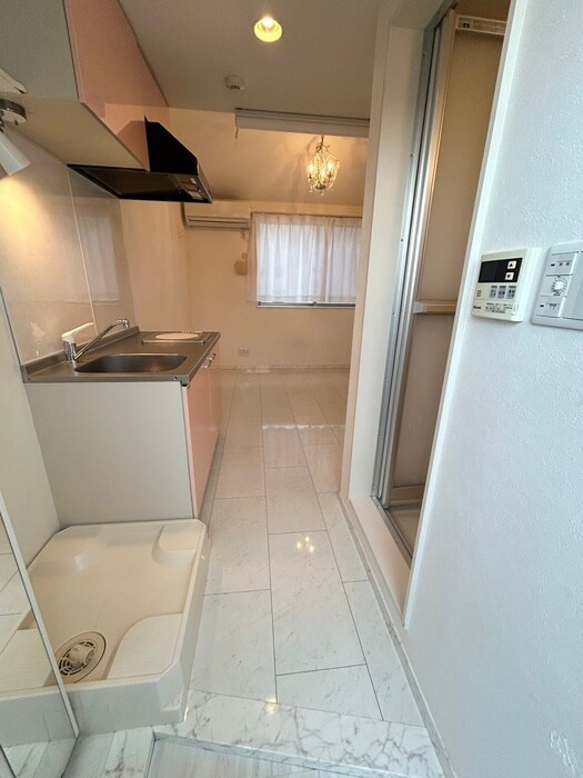 物件内観写真13　(玄関)