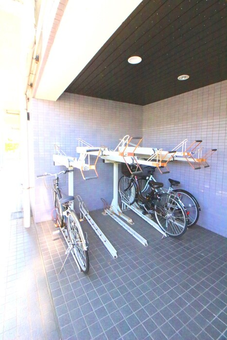 物件外観写真6　(駐輪場)
