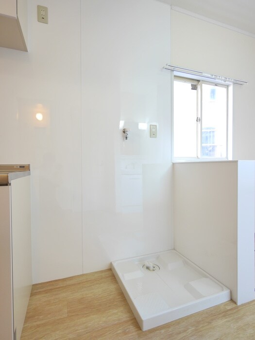 物件内観写真14　(洗濯機置場)