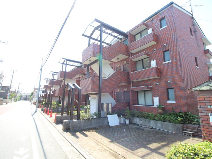 物件外観写真4　(駐車場)