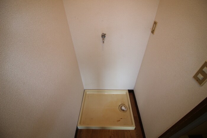 物件内観写真9　(洗濯機置場)