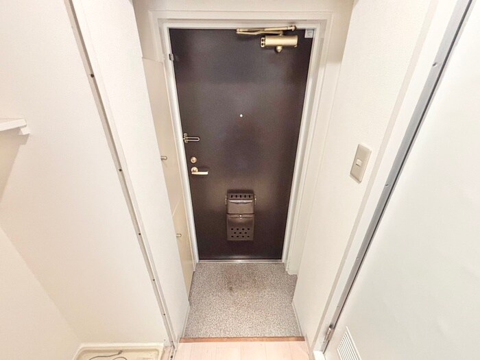 物件内観写真16　(玄関)