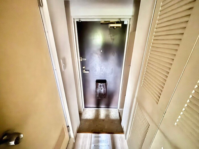 物件内観写真17　(玄関)