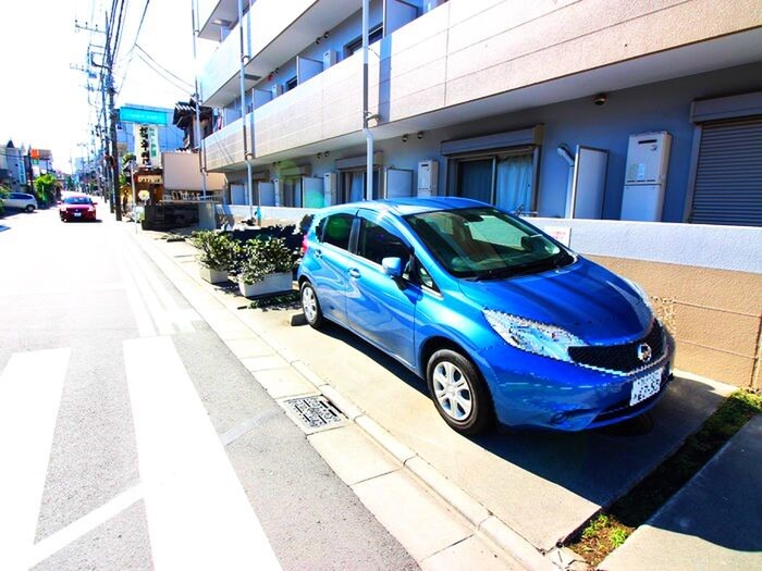 物件外観写真3　(駐車場)