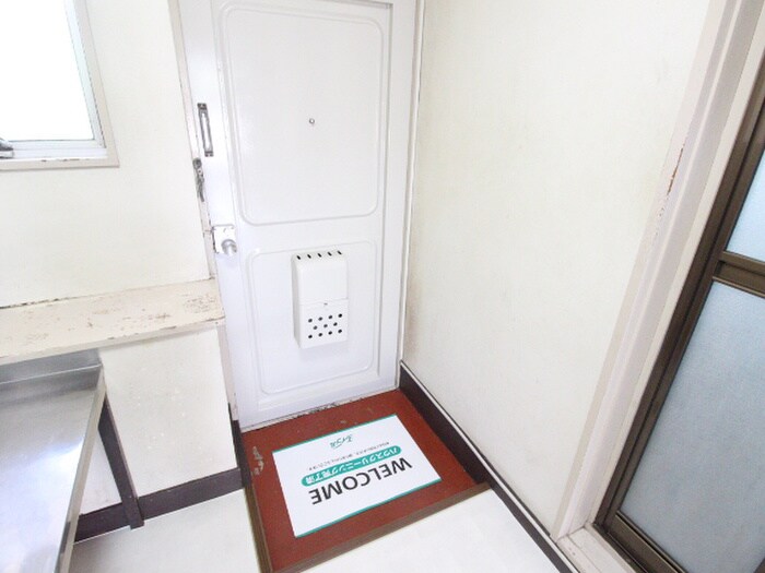 物件内観写真16　(玄関)