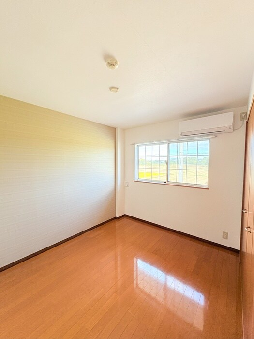 物件内観写真8　(室内からの展望)