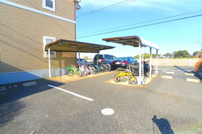 物件外観写真3　(駐輪場)