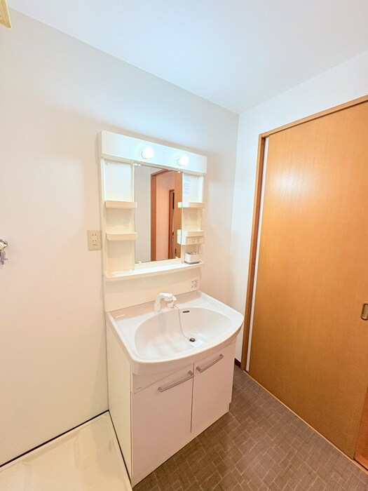 物件内観写真11　(洗面)