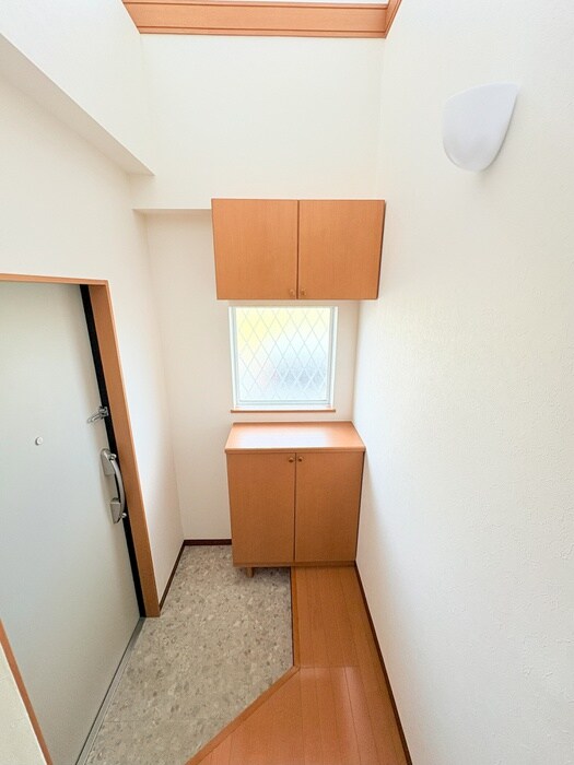 物件内観写真15　(玄関)