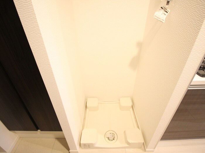 物件内観写真11　(洗濯機置場)