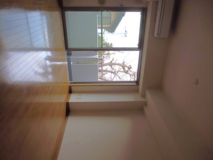 物件内観写真7　(室内からの展望)