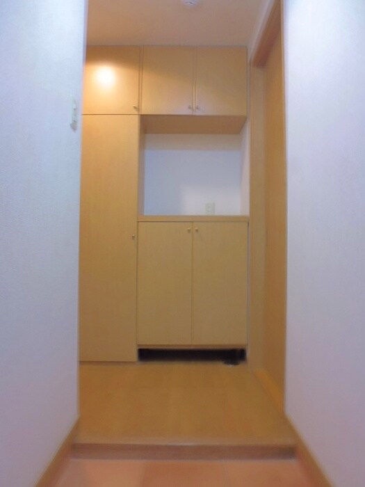 物件内観写真16　(玄関)