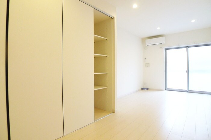 物件内観写真10　(居室)