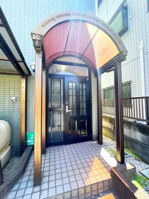 物件外観写真5　(エントランス部分)