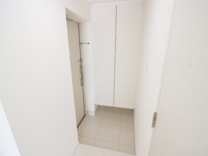 物件内観写真16　(玄関)